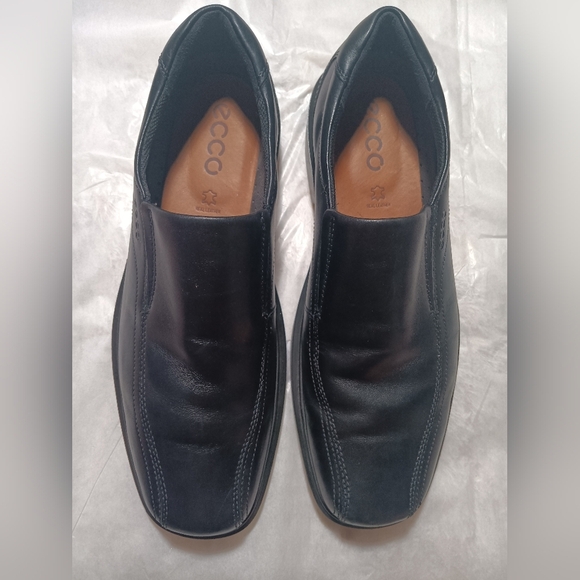 Ecco Black Leather Slip-On Loafers - Picture 1 of 11